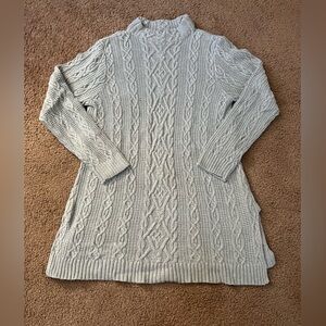 Jeanne Pierre- Sweater​​​​​​​​​